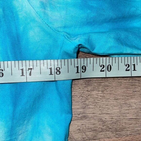 Love Junkie Women’s Tie Dye Button Down Shirt Studded Cross Teal Size Large‎ - Picture 9 of 11